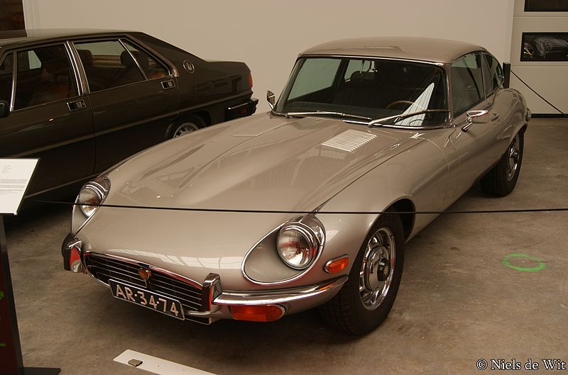 File:1972 Jaguar E-Type Series III 2+2 V12 (14624880908).jpg