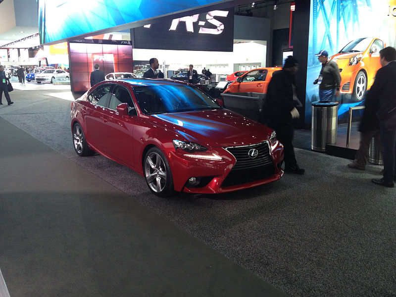 File:2014 Lexus IS300h (8402960829).jpg