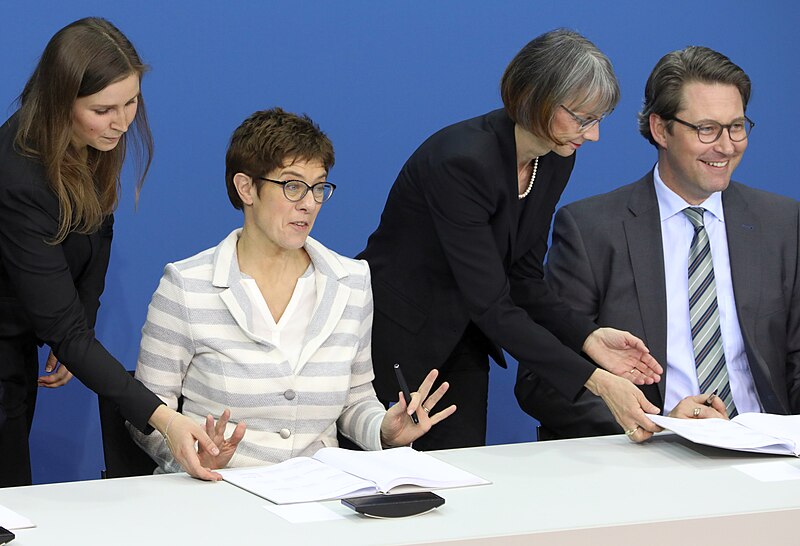 File:2018-03-12 Unterzeichnung des Koalitionsvertrages der 19. Wahlperiode des Bundestages by Sandro Halank–028.jpg