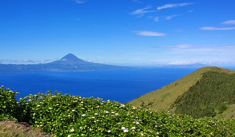 File:Açores 2010-07-19 (5047589237).jpg