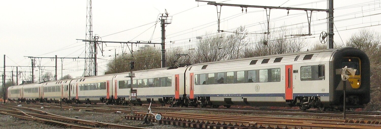 Самоходный железнодорожный вагон 7. Самоходный комплекс поезд. SNCB поезда. SNCB поезд близко. Br103 INTERREGIO.