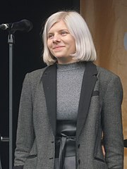 Aurora (singer) - Wikipedia