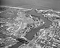 Aerial view of the River Wear, 1973 (25112794292).jpg