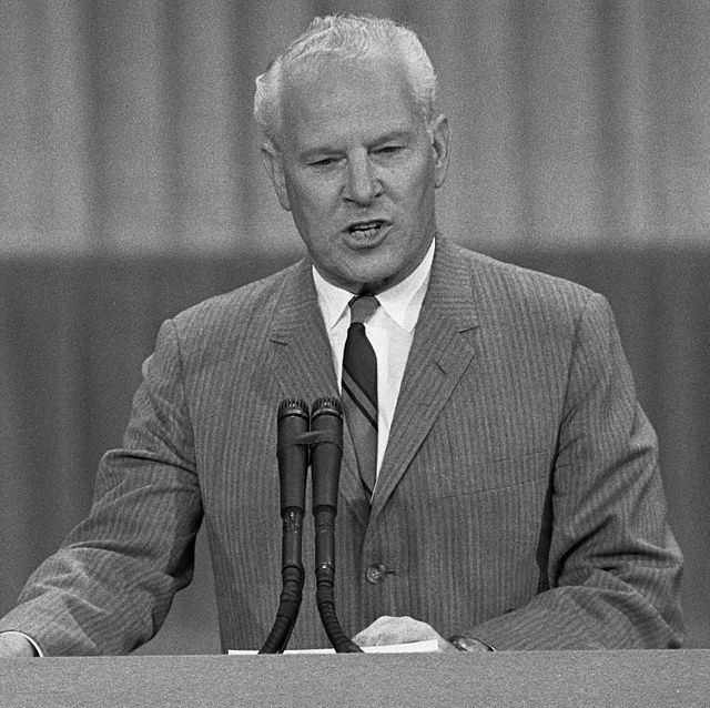 Gore speaking at the 1968 Democratic National Convention