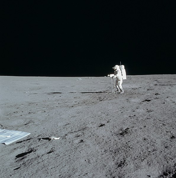 File:Apollo 14 Camera uncropped.jpg