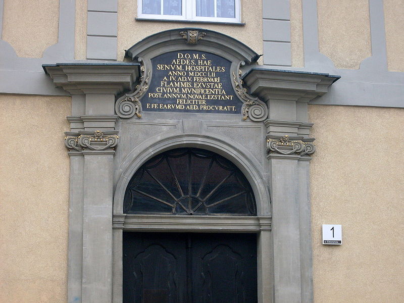 File:Artistic portal at Elżbietańska 1 Street in Gdańsk.jpg