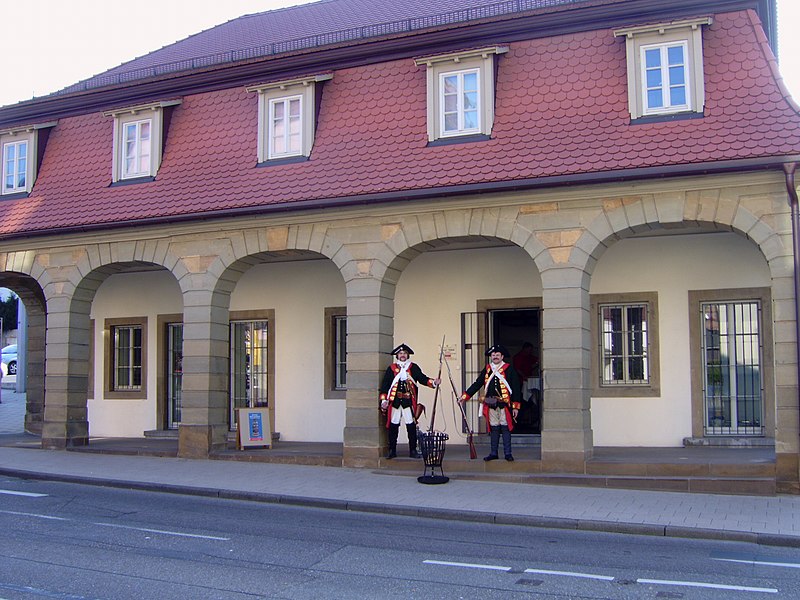 File:Asperger Torhaus 2.jpg