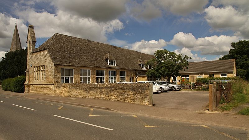 File:Aston&Cote SchoolSE.jpg