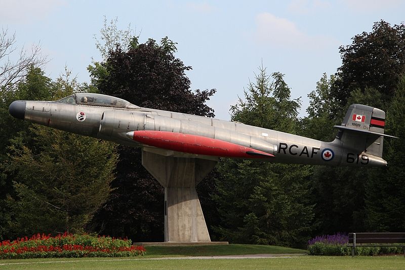 File:Avro CF-100 Canuck Canada - Air Force 18619, Malton, ON, Canada PP1379171568.jpg