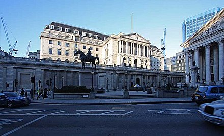 In April 1913 a bomb was planted in the public street outside the Bank of England