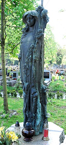 Надгробная скульптура Барбары Квятковской-Ласс на Раковицком кладбище в Кракове