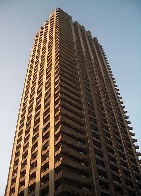 Barbican Estate Tower 2005.jpg