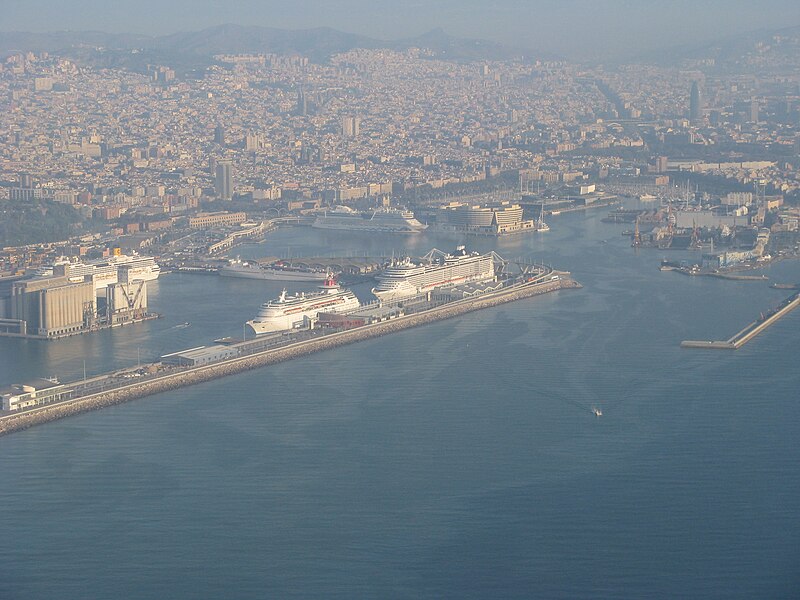 File:Barcelona port from airoplane 20091030 06.jpg