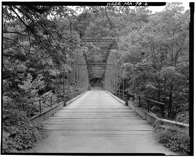 File:Bardwell's Ferry Bridge - HAER MA-98 - 079321pu.jpg