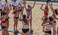 Deutsch: Beachhandball U-17-Europameisterschaften 2019 (Beach handball Euro); Tag 4: 30. Juni – Mädchen, Halbfinale, Niederlande-Deutschland 0:2 (25:30, 18:19) English: 2019 Women's Ech Beach Handball 17; Day 4: 30 June 2019 – Girls Bronze Medal Match – Netherlands Vs. Germany 0:2 (25:30, 18:19)