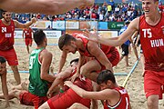 Deutsch: Beachhandball Europameisterschaften 2019 (Beach handball Euro); Tag 6: 7. Juli 2019 – Spiel um Platz Drei, Männer, Ungarn-Russland 2:0 (26:20, 23:22) English: Beach handball Euro; Day 6: 7 July 2019 – Men's Bronze Medal Match – Hungary-Russia 2:0 (26:20, 23:22)