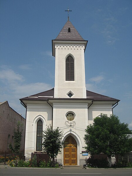 File:Biserica Sf. Dumitru din Radauti.jpg