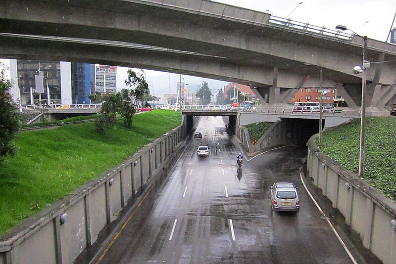 File:Bogotá avenida NQS a la altura de la cl 100.JPG