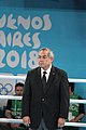 Deutsch: Boxen bei den Olympischen Jugendspielen 2018 Tag 12, 18. Oktober 2018 - Medaillenzeremonie im Leichtgewicht der Mädchen - Gold: Caroline Sara DuBois (Großbritannien), Silber: Porntip Buapa (Thailand), Bronze: Oriana Saputo (Argentinien); Medaillenübergabe durch Habu Gumel (IOC, Nigeria), Geschenkübergabe durch Raymond Silvas (USA, AIBA). English: Boxing at the 2018 Summer Youth Olympics on 18 October 2018 – Girl's Lightweight Medal Ceremony - Gold: Caroline Sara DuBois (Great Britain), Silver: Porntip Buapa (Thailand), Bronze: Oriana Saputo (Argentina); Medal handover by Habu Gumel (IOC, Nigeria), Gift presented by Raymond Silvas (USA, AIBA). Español: Boxeo en los Juegos Olímpicos Juveniles de Verano de 2018 en 18 de octubre de 2018 - Ceremonia de la Medalla de peso ligero para niñas - Oro: Caroline Sara DuBois (Gran Bretaña), Plata: Porntip Buapa (Thailand), Bronce: Oriana Saputo (Argentina); Entrega de medallas por Habu Gumel (COI, Nigeria), Regalo presentado por Raymond Silvas (EE. UU., AIBA).