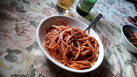 Bucatini amatriciana Roma 2019.jpg