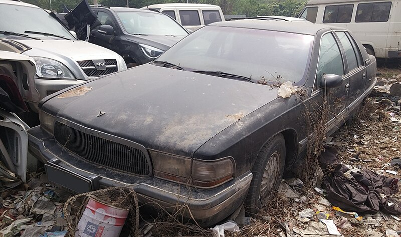 File:Buick Roadmaster VIII 01 China 2016-04-08.jpg