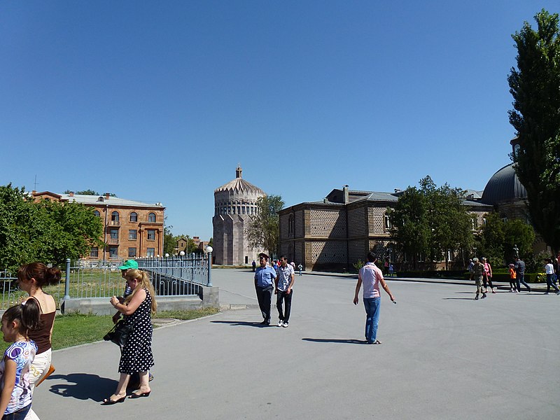 File:Building near Etchmiadzin Cathedral 53.JPG