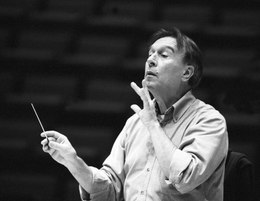 Claudio Abbado: Ausbildung und Studium, Laufbahn als Dirigent, Ehrungen