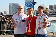 Deutsch: Kanusport bei den Olympischen Jugendspielen 2018; Tag 10, 16. Oktober 2018; Siegerehrung Mädchen Einer-Canadier-Slalom: Doriane Delassus (Frankreich, Gold) - Zola Lewandowski (Deutschland, Silber) - Emanuela Luknárová (Slowakei, Bronze) English: Canoeing at the 2018 Summer Youth Olympics at 16 October 2018 – Girls' C1 slalom Gold Medal Race: Doriane Delassus (France, gold) - Zola Lewandowski (Germany, silver) - Emanuela Luknárová (Slovakia, bronze)