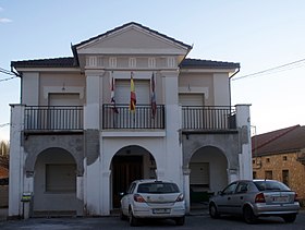 Casa consistorial de Cobos de Fuentidueña.jpg
