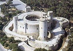 Castillo de Bellver.jpg