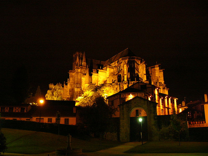 File:Cathedrale stetienne limoges nuit.jpg