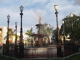 Fontein op het plein praça da Purificação in Santo Amaro