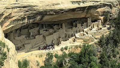 Istana Tebing di Taman Nasional Mesa Verde, Colorado, AS. Berusia sekitar 800 tahun yang dibangun oleh masyarakat Pueblo kuno.