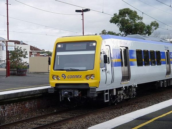 Connex train at Glenferrie railway station