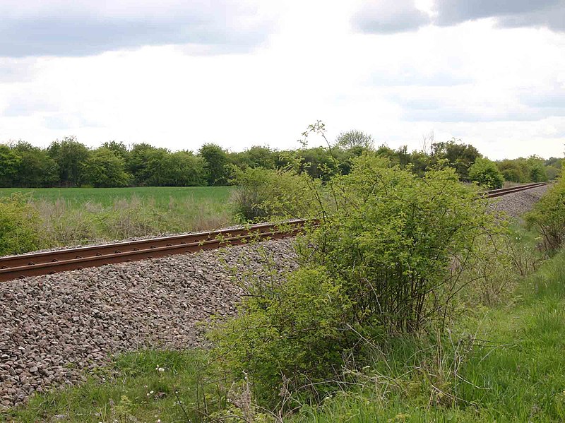 File:DSDA Kineton rail tracks by footpath to Gaydon - geograph.org.uk - 1864244.jpg