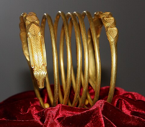 Gold Dacian bracelet