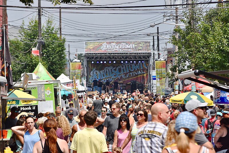 File:Deutschtown Music Festival.jpg