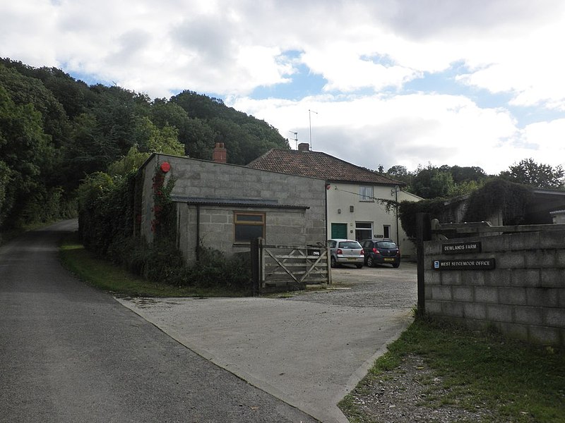 File:Dewlands Farm - geograph.org.uk - 3664152.jpg