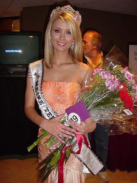 Donna Schleiper after being crowned Miss Maine Teen USA 2006