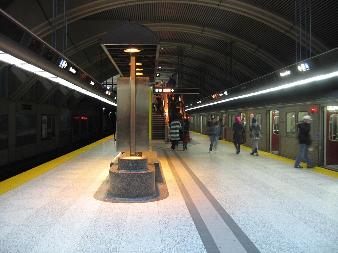 File:Downsview Platform.JPG