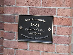 Dufferin County Court House Ontario Heritage Act plaque by town.JPG