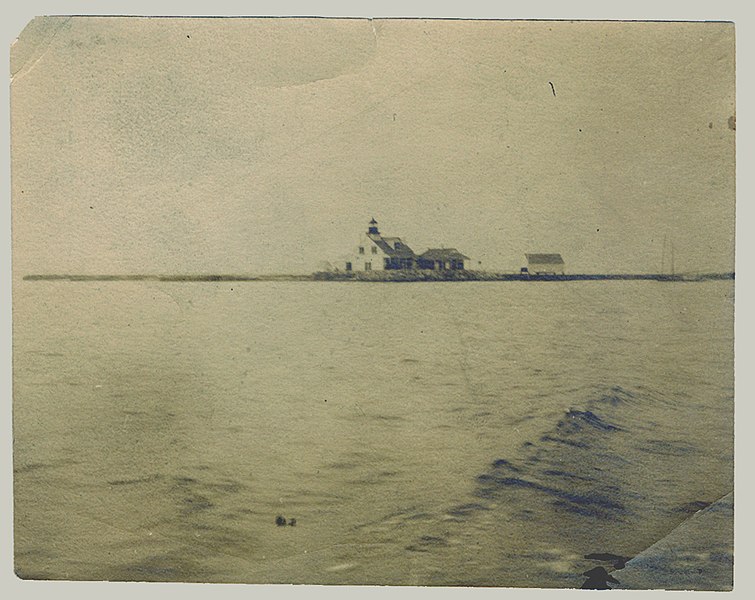 File:E. Pascagoula Light (224646637).jpg