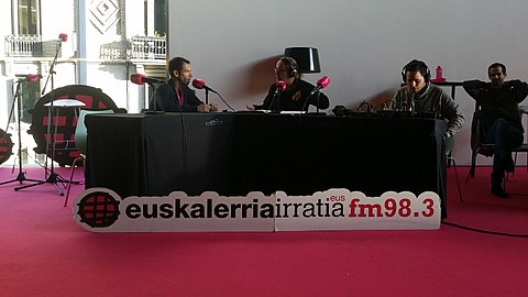 Euskalerria irratia en directo desde 948 Merkatua.