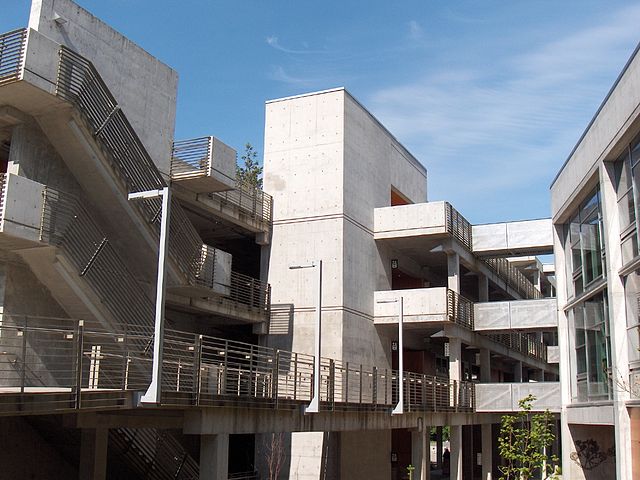 The Seminar II building, completed in 2004