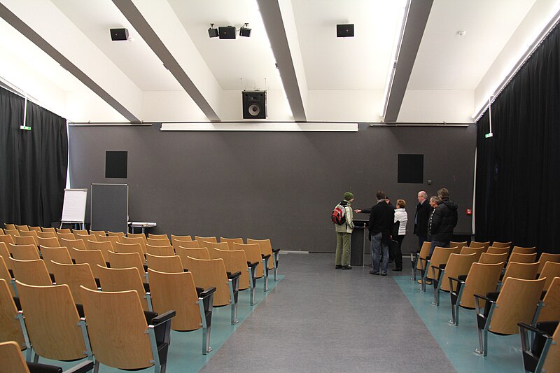 File:FHV Dornbirn 2012-02-11 Aula 002.jpg