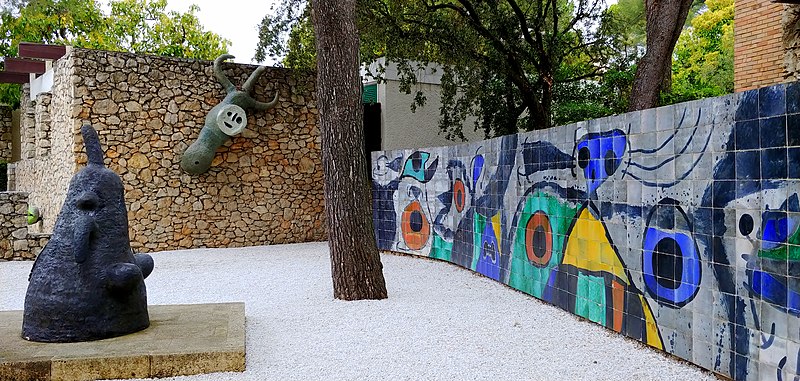 File:Fondation Maeght 05.jpg