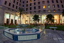 Fontana nel giardino dell'hotel.jpg