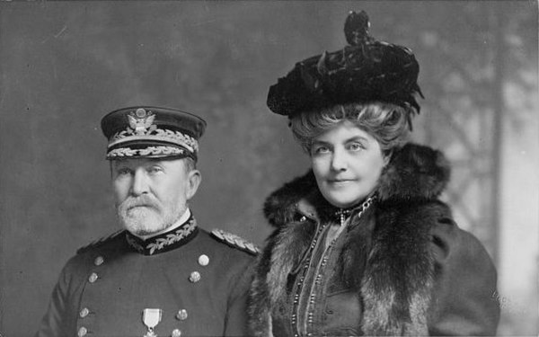 Grant and his wife Ida in 1905