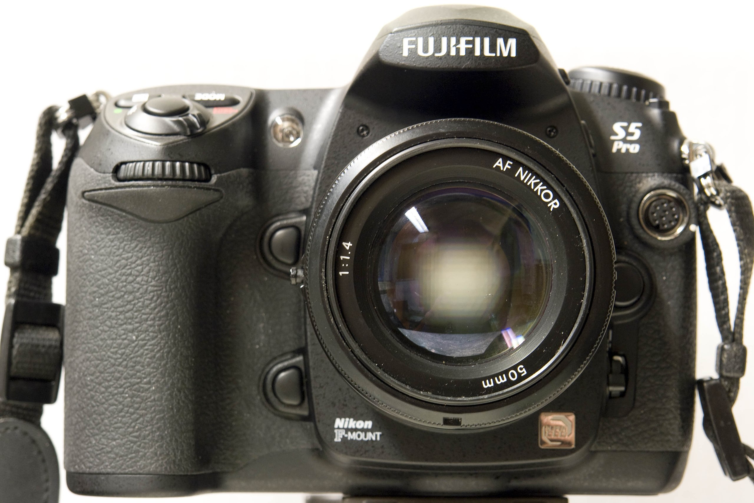 Professor Sceptisch Verduisteren File:Fujifilm FinePix S5 Pro.jpg - Wikipedia