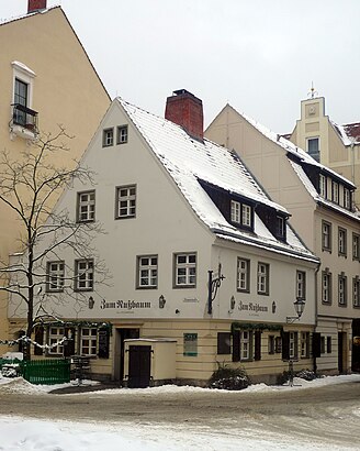 So kommt man zu Zum Nußbaum mit den Öffentlichen - Mehr zum Ort Hier